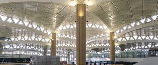 إعادة تأهيل المدرج الرئيسي والثانوي 